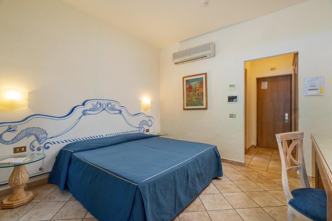 Club Esse Palmasera Cala Gonone Esterno foto